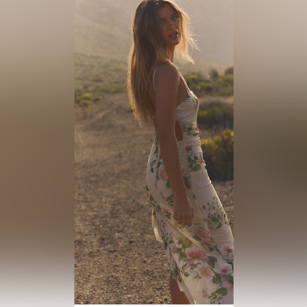 Zara Floral Cream Dress - Picture 4 of 8